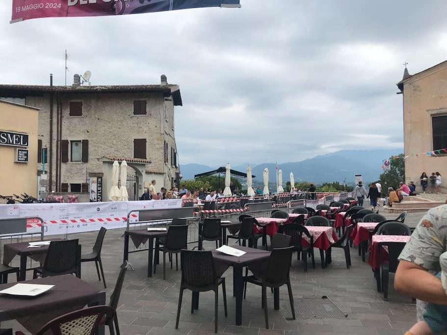 Garda Lake Attic Montinelle Bagian luar foto