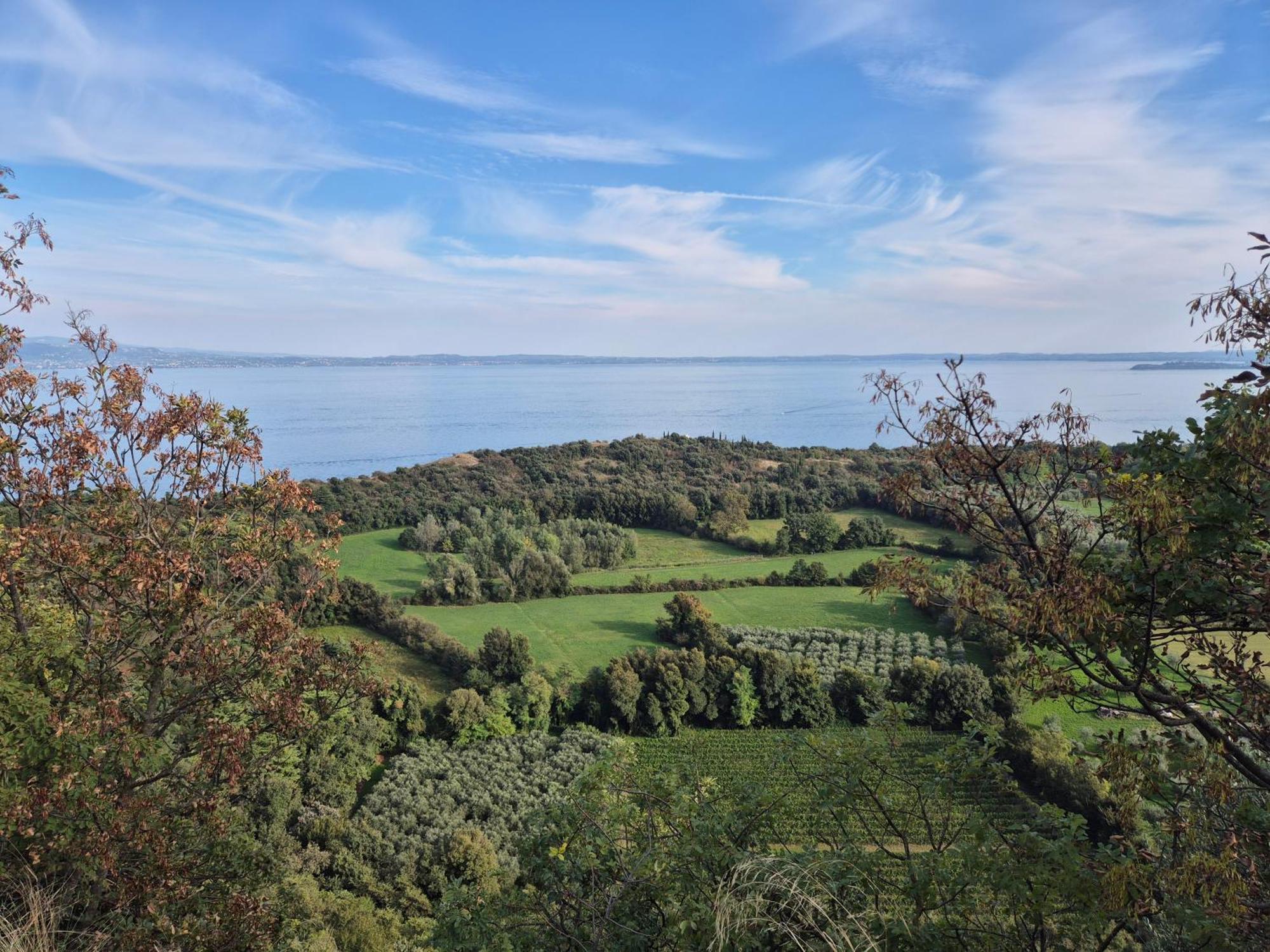 Garda Lake Attic Montinelle Bagian luar foto